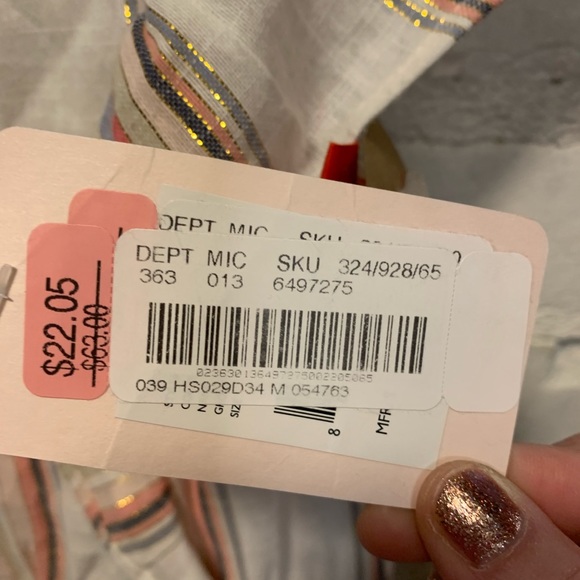 Chelsea and Violet Dress in Women’s Size Medium - Picture 11 of 13